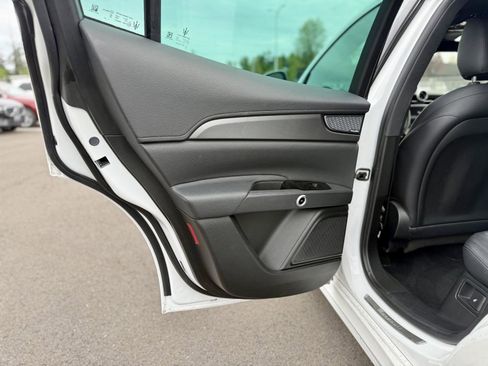 Used 2024 Maserati Grecale GT image 10