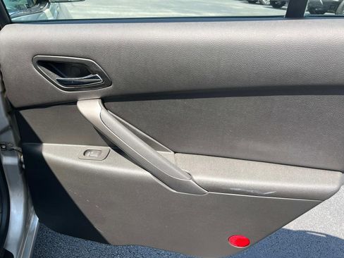 Used 2005 Pontiac G6 GT image 19