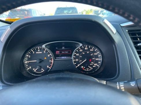 Used 2019 Nissan Pathfinder SL w/ Rock Creek Edition FWD image 22