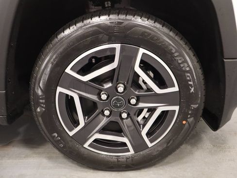 New 2026 Jeep Cherokee Laredo AWD/4WD image 27