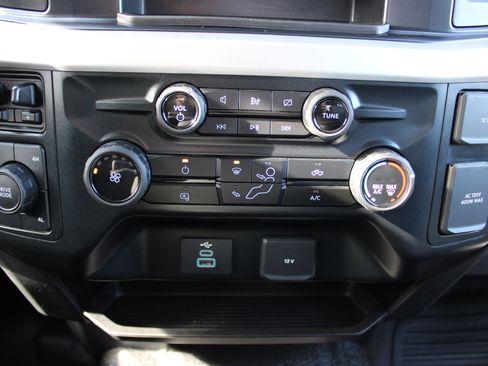 Used 2023 Ford F350 XLT image 24