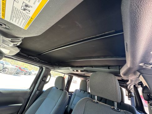 Used 2024 Jeep Wrangler Sport image 11