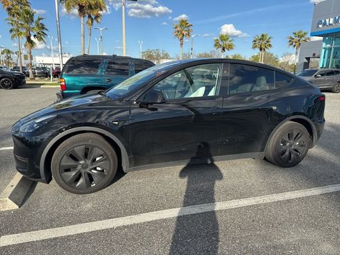 Used 2025 Tesla Model Y Long Range image 1