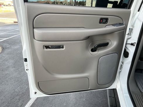 Used 2007 Chevrolet Silverado 3500 LT w/ Heavy-Duty Power Package image 12