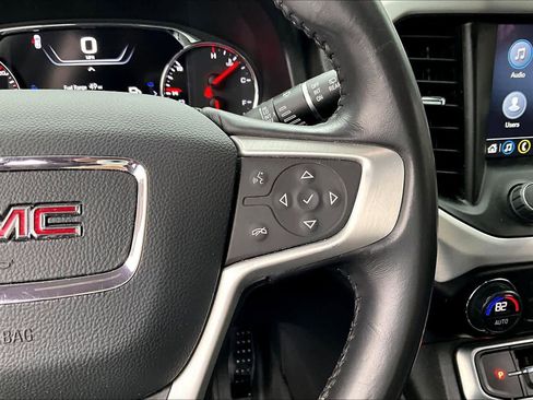 Used 2020 GMC Acadia SLT w/ Driver Alert Package II image 24