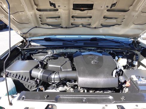 Used 2020 Toyota Tacoma TRD Sport image 51