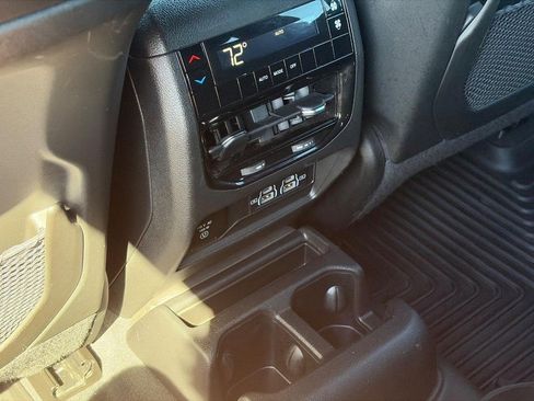 Used 2023 Jeep Grand Cherokee L Laredo AWD/4WD image 11