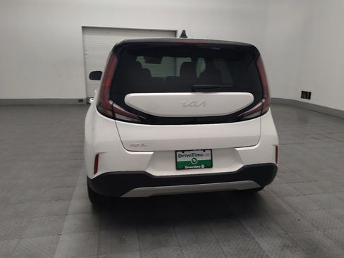 Used 2025 Kia Soul LX image 6