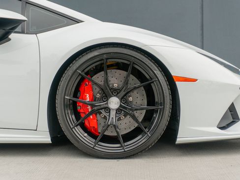 Used 2020 Lamborghini Huracan EVO image 35