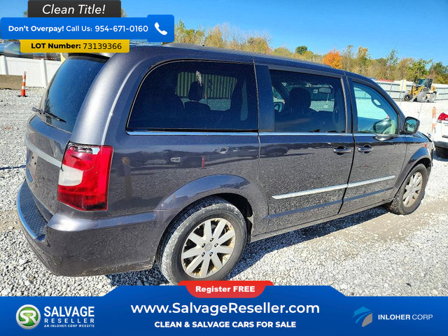 Used 2015 Chrysler Town & Country Touring FWD image 4