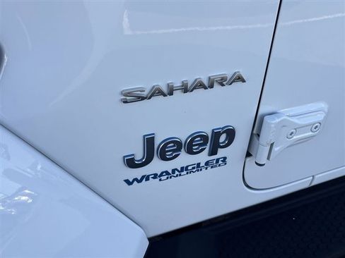 Used 2021 Jeep Wrangler Unlimited Sahara w/ Cold Weather Group image 30