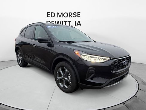 Used 2025 Ford Escape ST-Line AWD/4WD image 7