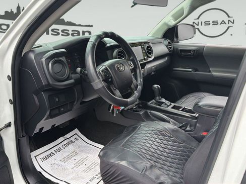 Used 2022 Toyota Tacoma SR w/ SX Package RWD image 11
