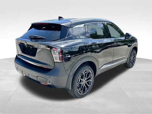 New 2026 Nissan Kicks SR FWD image 5