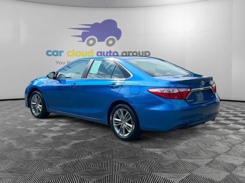 Used 2017 Toyota Camry SE FWD image 3