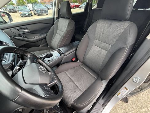 Used 2025 Nissan Rogue SV FWD image 37