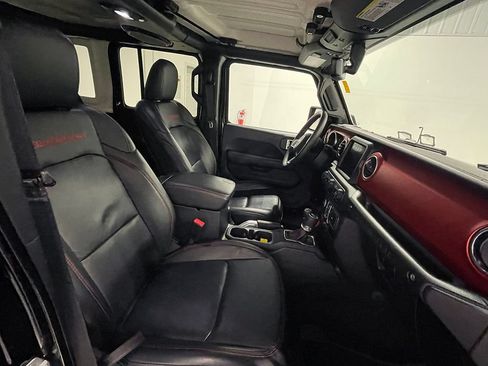 Used 2018 Jeep Wrangler Unlimited Rubicon w/ Uconnect 4C Nav & Sound Group AWD/4WD image 26