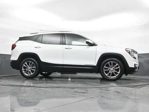 Used 2023 GMC Terrain SLT image 25