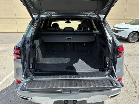 Used 2024 BMW X5 xDrive40i w/ Premium Package AWD/4WD image 28