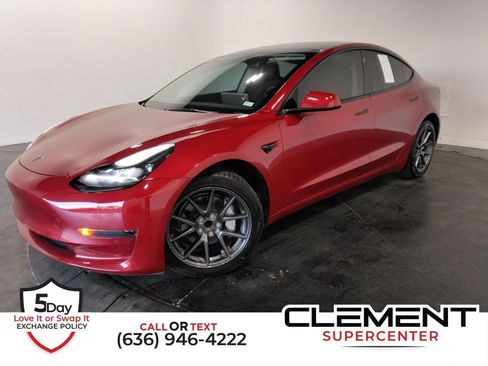 Used 2023 Tesla Model 3 Standard Range image 1