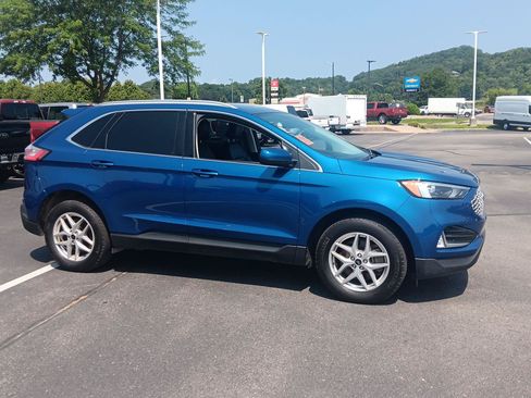 Used 2024 Ford Edge SEL w/ Convenience Package AWD/4WD image 2
