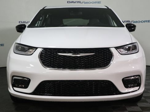 New 2026 Chrysler Pacifica Select image 14