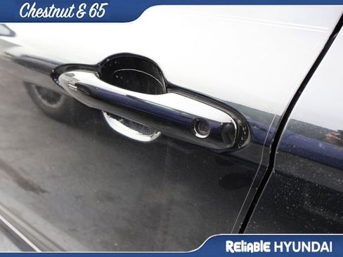 Used 2019 Toyota Camry LE w/ Convenience Package FWD image 23