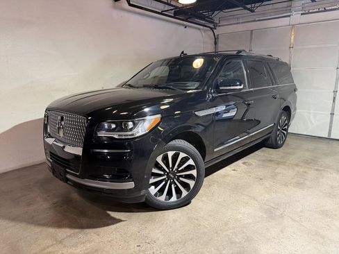 Used 2023 Lincoln Navigator L Reserve AWD/4WD image 1