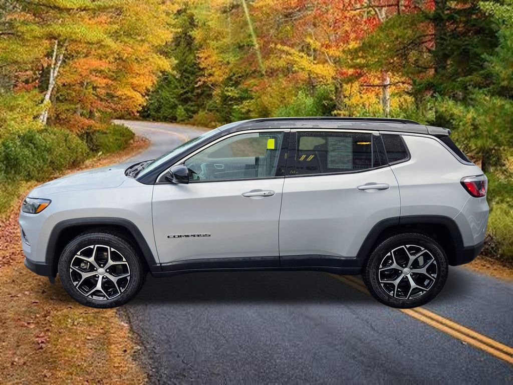 Used 2024 Jeep Compass Limited AWD/4WD image 10