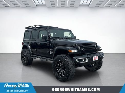 Used 2020 Jeep Wrangler Unlimited Sahara w/ Uconnect 4C Nav & Sound Group AWD/4WD image 1