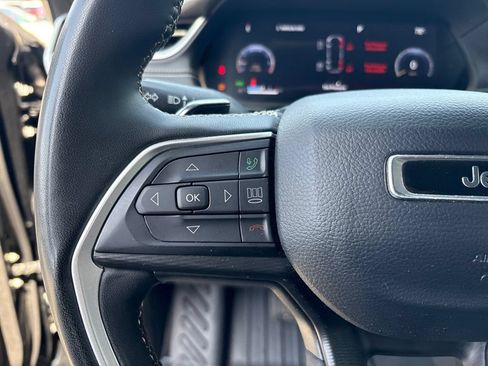 Used 2023 Jeep Grand Cherokee L Laredo AWD/4WD image 21