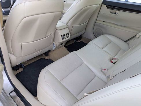 Used 2013 Lexus ES 350 4dr Sdn image 17