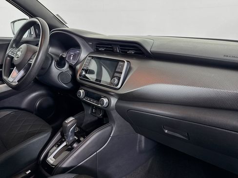 Used 2020 Nissan Kicks SV image 29