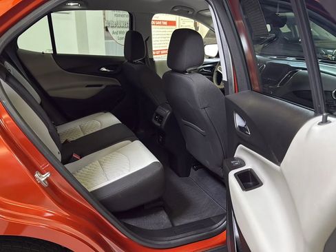 Used 2020 Chevrolet Equinox LS w/ LS Convenience Package image 19