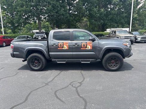 Used 2020 Toyota Tacoma TRD Sport AWD/4WD image 7
