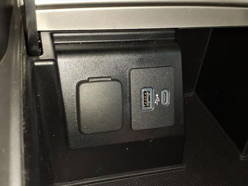 Certified 2020 Ford Explorer XLT w/ Class III Trailer Tow Package image 20