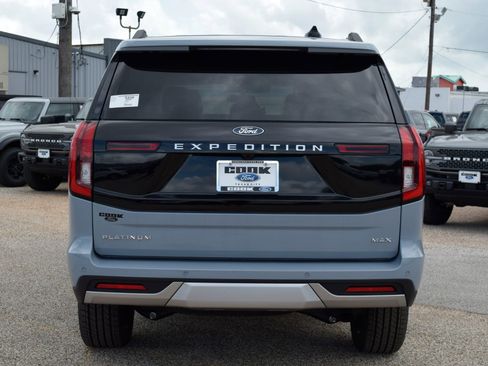 New 2026 Ford Expedition Max Platinum w/ Driver's Package AWD/4WD image 5