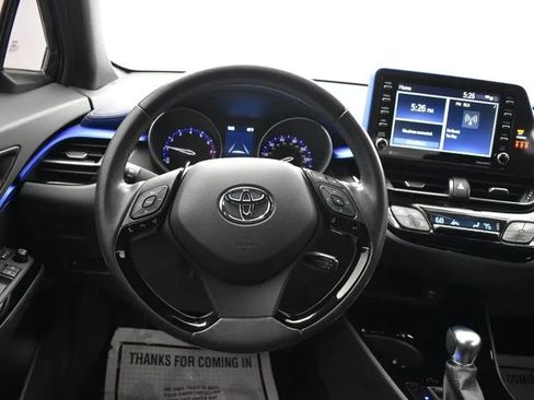 Used 2022 Toyota C-HR XLE image 20