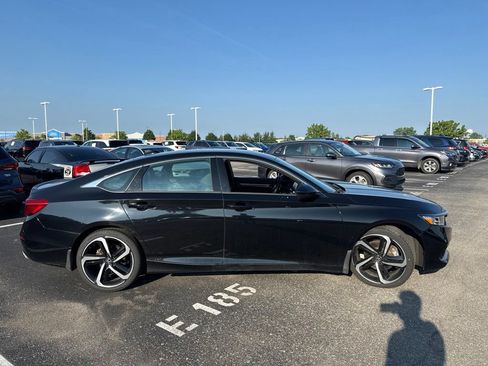 Used 2021 Honda Accord Sport image 9