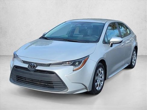 Used 2023 Toyota Corolla LE image 1