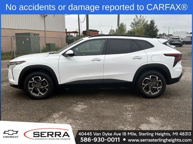 Certified 2024 Chevrolet Trax LT w/ Sunroof Package FWD image 2