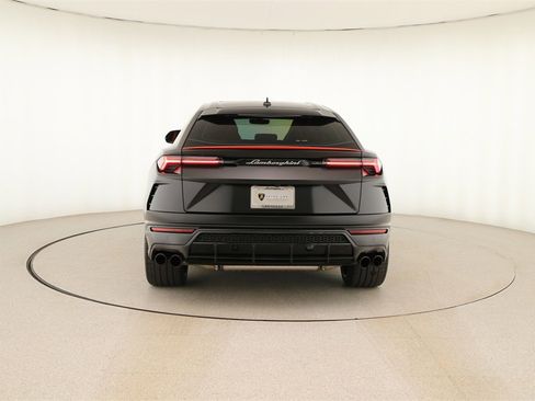Used 2022 Lamborghini Urus image 5