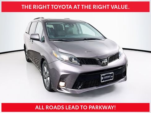 Used 2020 Toyota Sienna SE w/ SE Preferred Package FWD image 1