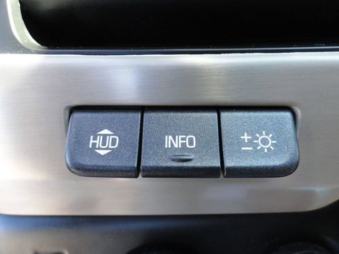 Used 2018 GMC Yukon Denali image 21