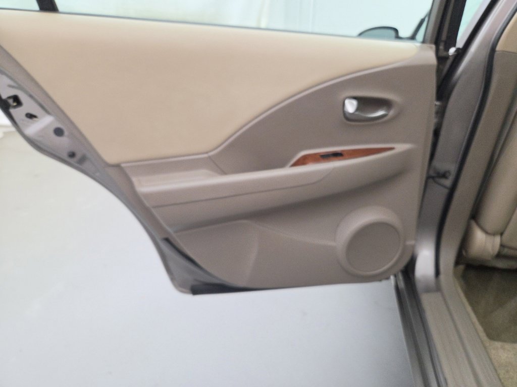 Used 2004 Nissan Altima 2.5 SL FWD image 19