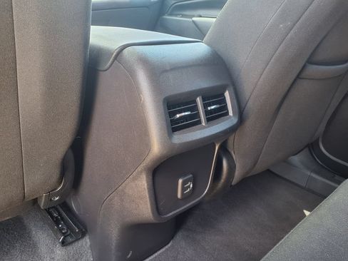 Used 2024 Chevrolet Equinox LT FWD image 19
