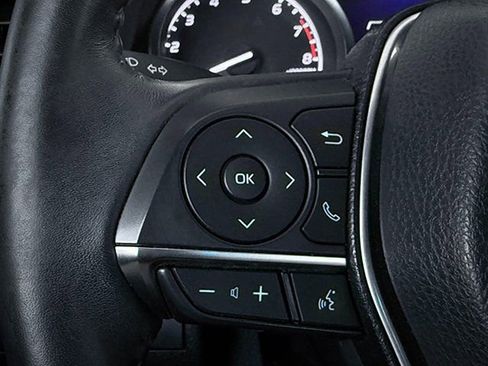 Used 2020 Toyota Camry XLE image 12