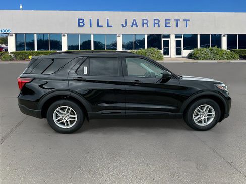 New 2026 Ford Explorer Active RWD image 3