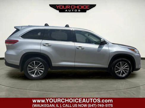 Used 2019 Toyota Highlander XLE AWD/4WD image 6