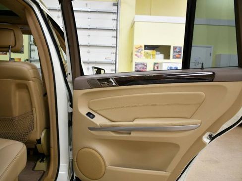 Used 2012 Mercedes-Benz GL 450 4MATIC image 36